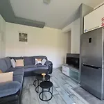 New Modern-park View-5 Minutes From Diocletian's Palace דירה *