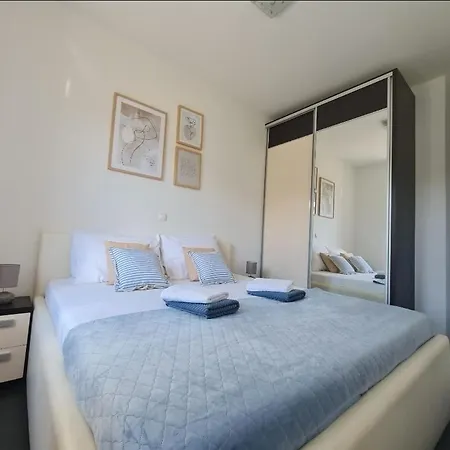 New Modern-park View-5 Minutes From Diocletian's Palace *