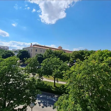 New Modern-park View-5 Minutes From Diocletian's Palace شقة *