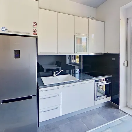 شقة New Modern-park View-5 Minutes From Diocletian's Palace سبليت