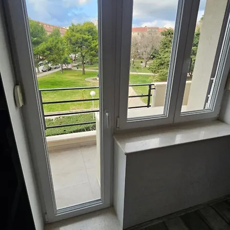 New Modern-park View-5 Minutes From Diocletian's Palace شقة *