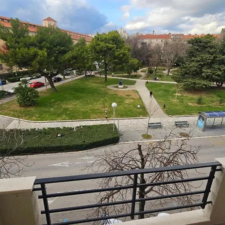 New Modern-park View-5 Minutes From Diocletian's Palace Διαμέρισμα *