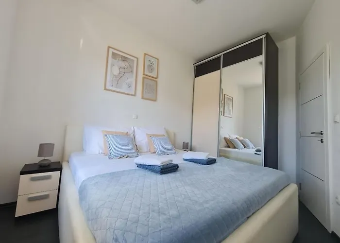 New Modern-park View-5 Minutes From Diocletian's Palace *